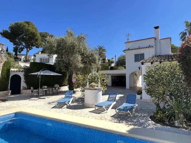 4 soverom Villa til salgs i Moraira, Teulada-Moraira med svømmebasseng garasje - € 850 000 (Ref: 9738541)