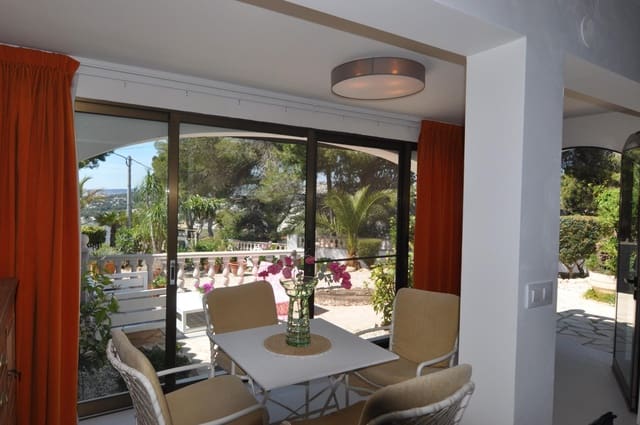 Bungalow de 2 habitaciones en Paichi, Teulada-Moraira en venta con piscina - 315.000 € (Ref: 9791031)
