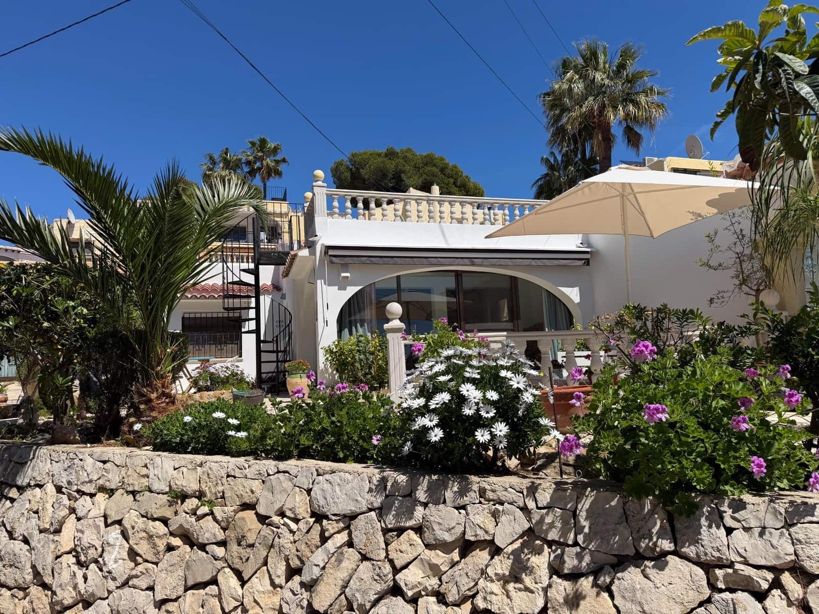 2 bedroom Bungalow for sale in Moraira with pool - € 315,000 (Ref: 9791031)