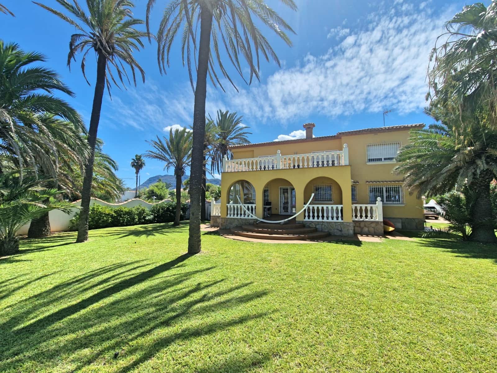 4 bedroom Villa for sale in Denia with pool garage - € 1,950,000 (Ref: 7363499)