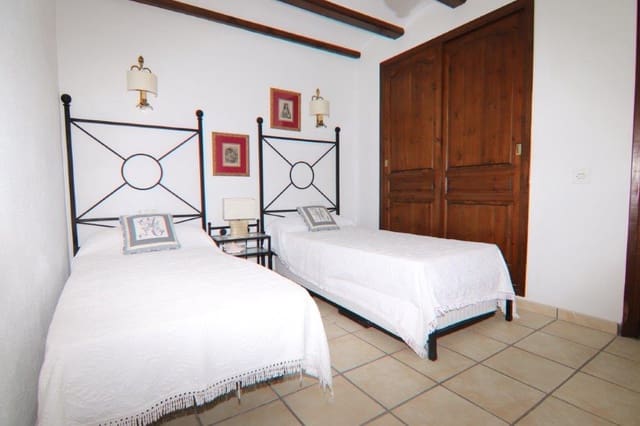 Chalet de 6 habitaciones en Las Marinas / Les Marines, Dénia en venta con piscina garaje - 598.000 € (Ref: 8510587)