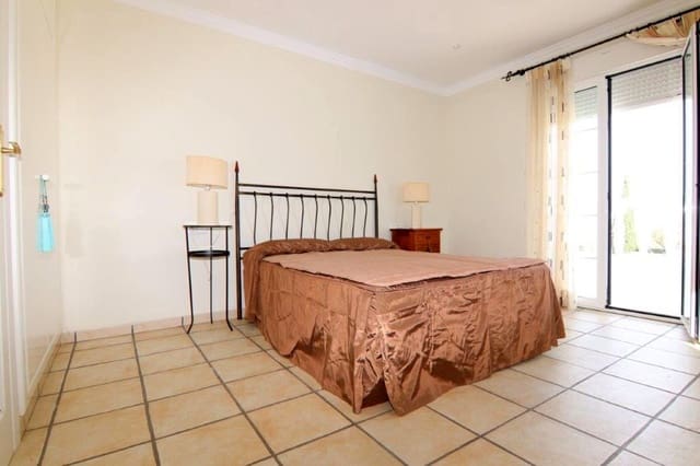 Chalet de 6 habitaciones en Las Marinas / Les Marines, Dénia en venta con piscina garaje - 598.000 € (Ref: 8510587)