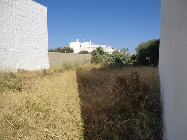 Teren niezagospodarowany na sprzedaż w Ciutadella, Ciutadella de Menorca - 419 360 € (Ref: 4697904)