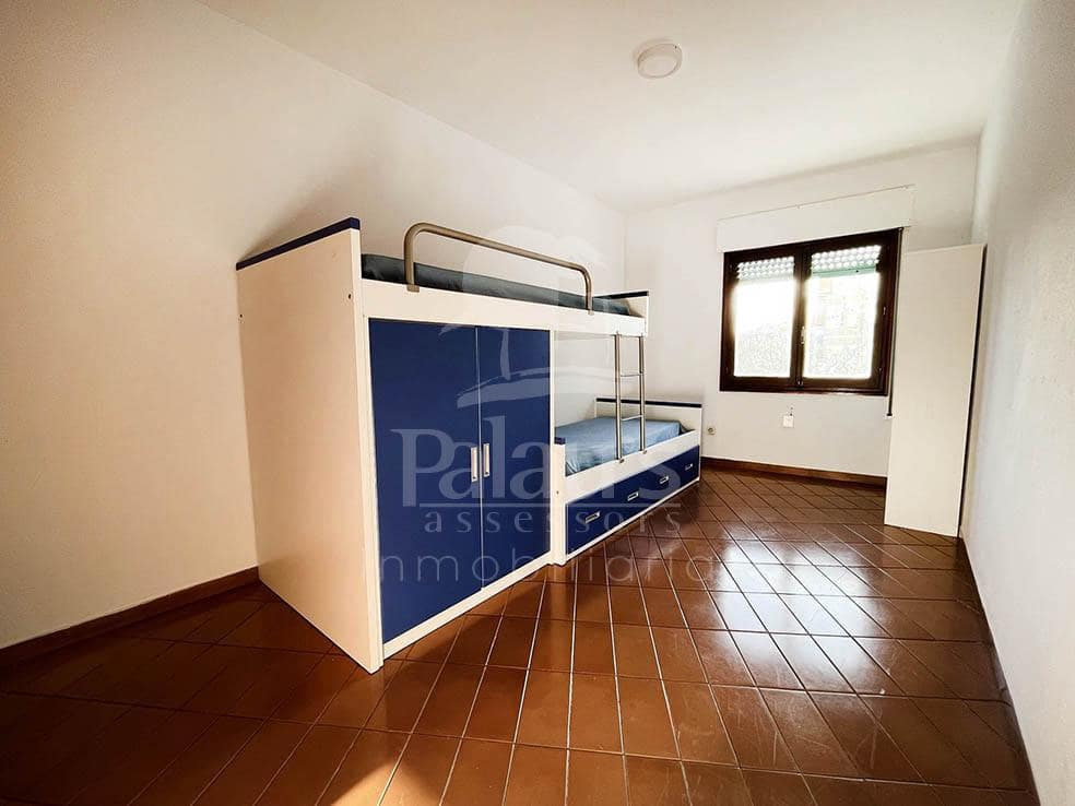 4 Zimmer Villa zu verkaufen in Ciutadella de Menorca mit Garage - 520.000 € (Ref: 9515895)