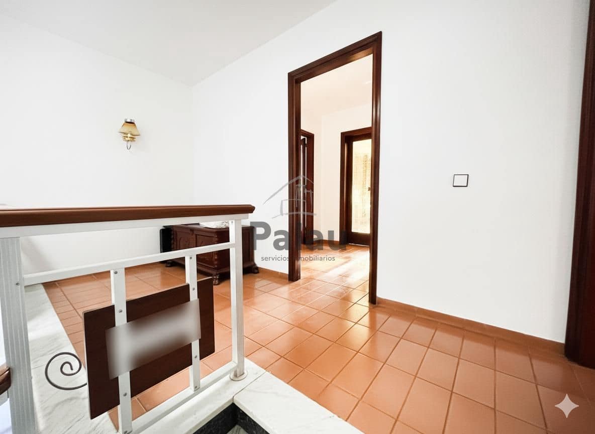 4 Zimmer Villa zu verkaufen in Ciutadella de Menorca mit Garage - 520.000 € (Ref: 9515895)