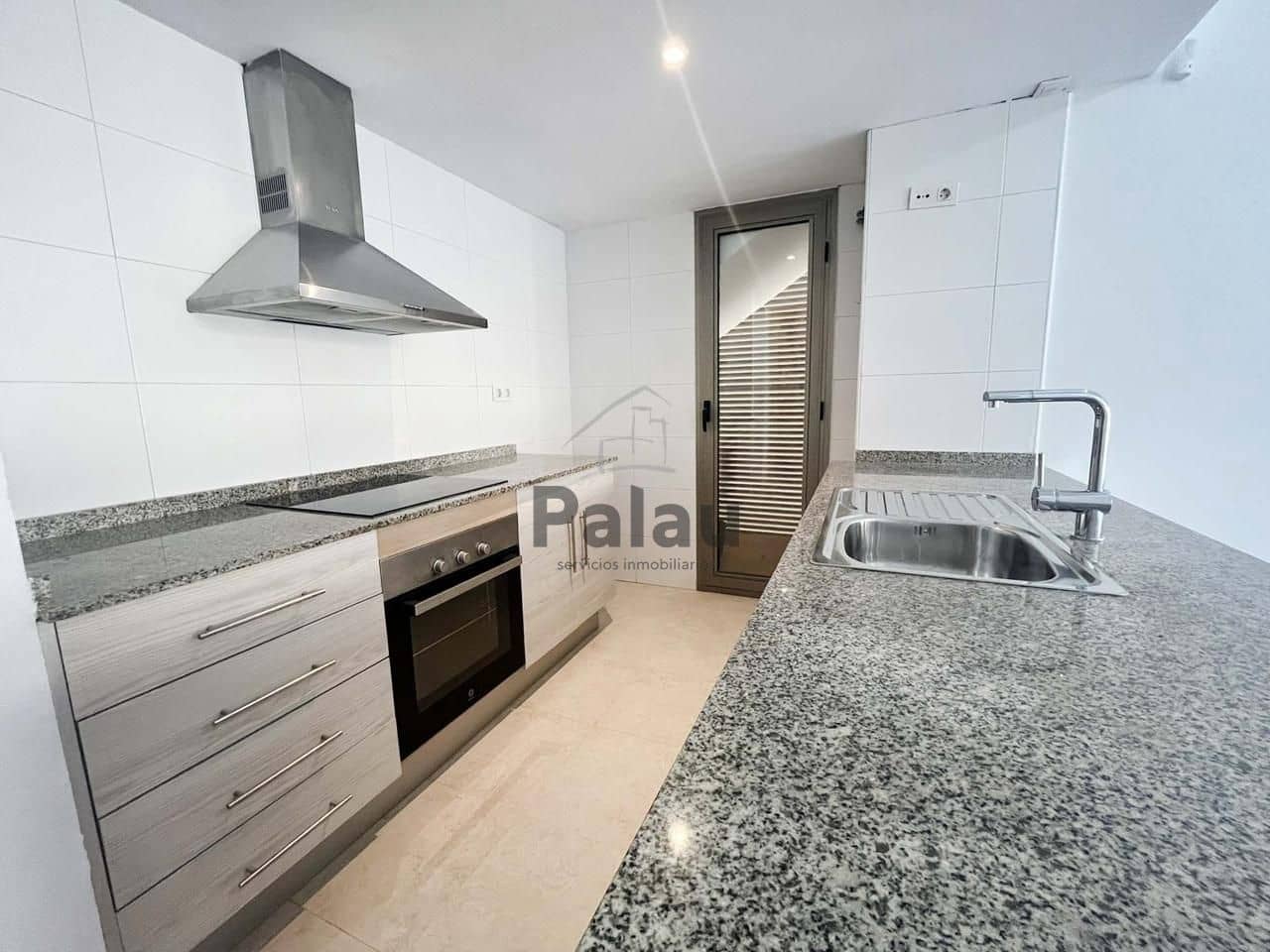 Piso de 2 habitaciones en Ciutadella de Menorca en venta - 275.000 € (Ref: 9515896)