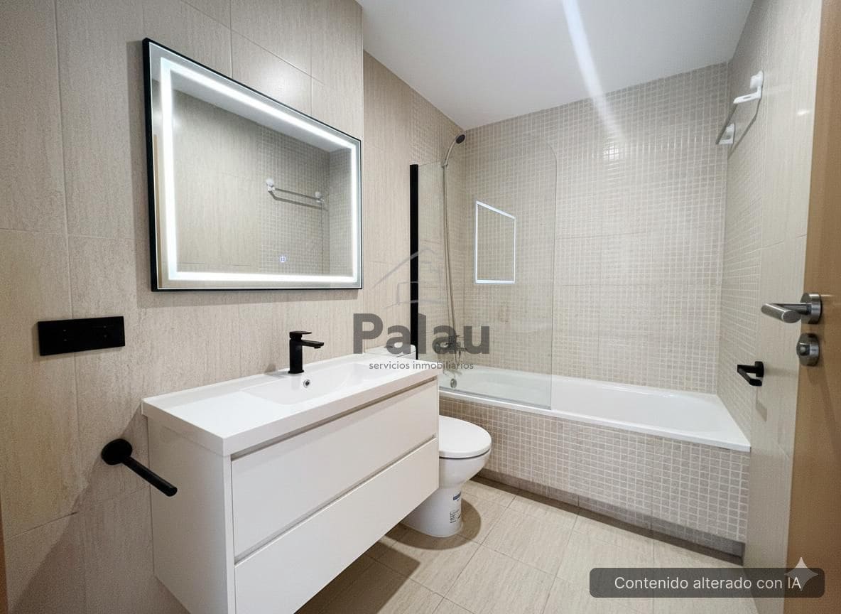 2 bedroom Flat for sale in Ciutadella de Menorca - € 275,000 (Ref: 9515896)