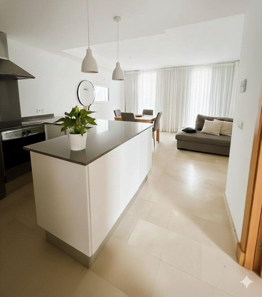 Piso de 3 habitaciones en Ciutadella de Menorca en venta con piscina - 367.000 € (Ref: 9515898)