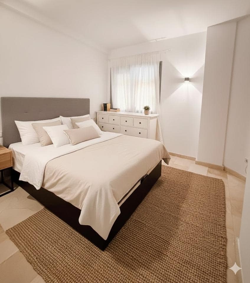 Piso de 3 habitaciones en Ciutadella de Menorca en venta con piscina - 367.000 € (Ref: 9515898)