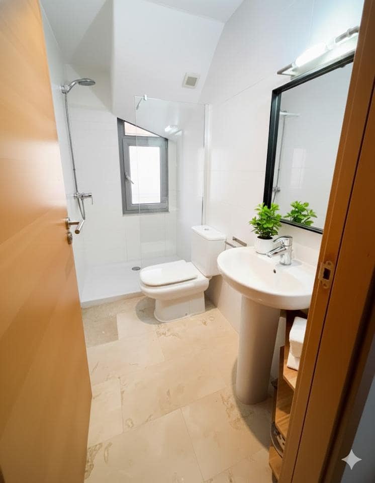 Piso de 3 habitaciones en Ciutadella de Menorca en venta con piscina - 367.000 € (Ref: 9515898)