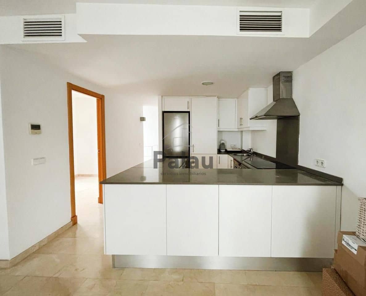 Piso de 3 habitaciones en Ciutadella de Menorca en venta con piscina - 367.000 € (Ref: 9515898)