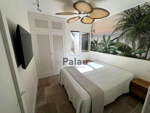 Bungalow de 2 habitaciones en Cala'n Blanes, Ciutadella de Menorca en venta con piscina - 376.500 € (Ref: 9515921)