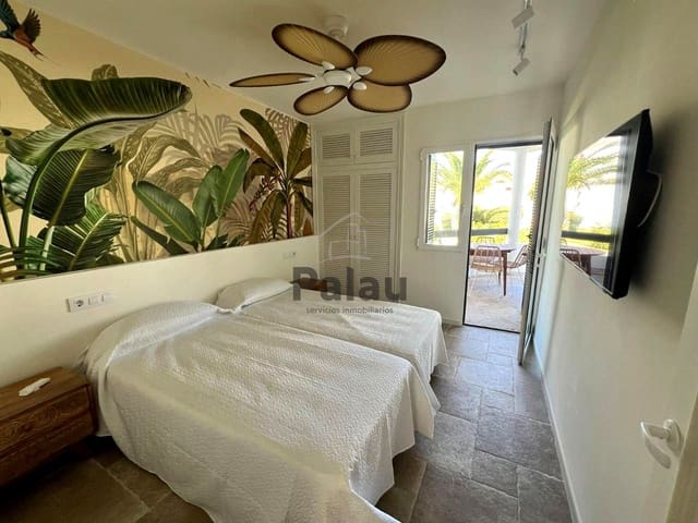 Bungalow de 2 habitaciones en Cala'n Blanes, Ciutadella de Menorca en venta con piscina - 376.500 € (Ref: 9515921)