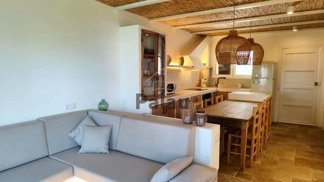 Bungalow de 2 habitaciones en Cala'n Blanes, Ciutadella de Menorca en venta con piscina - 376.500 € (Ref: 9515921)