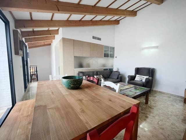 Piso de 3 habitaciones en Ciutadella, Ciutadella de Menorca en venta con piscina garaje - 525.000 € (Ref: 9515922)