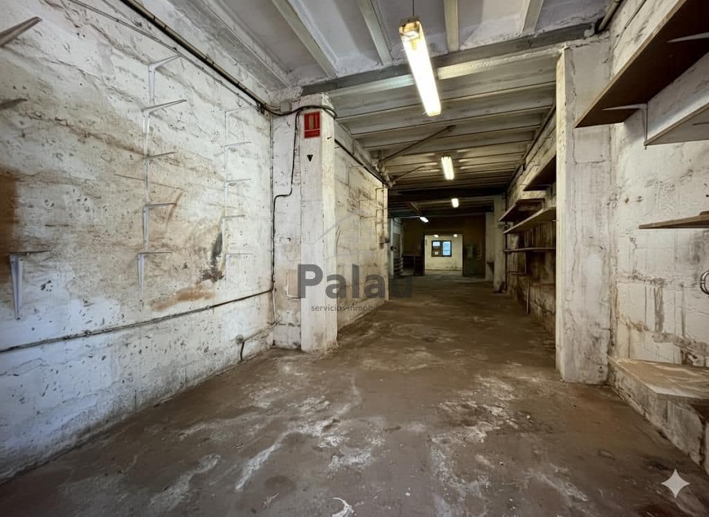 Autotalli myytävänä paikassa Ciutadella de Menorca - 212 500 € (Ref: 9515925)