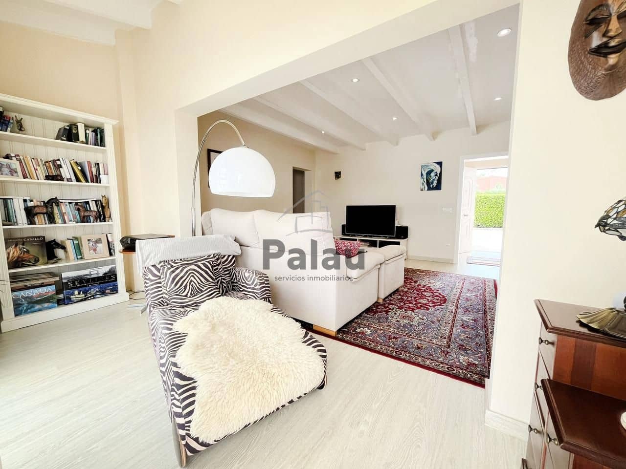 3 soverom Villa til salgs i Cala Blanca - € 620 000 (Ref: 9515928)