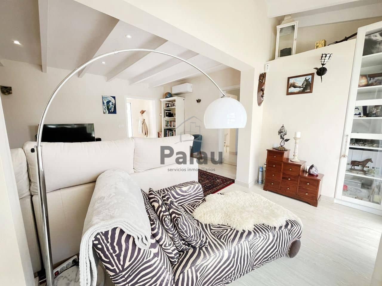 3 soverom Villa til salgs i Cala Blanca - € 620 000 (Ref: 9515928)