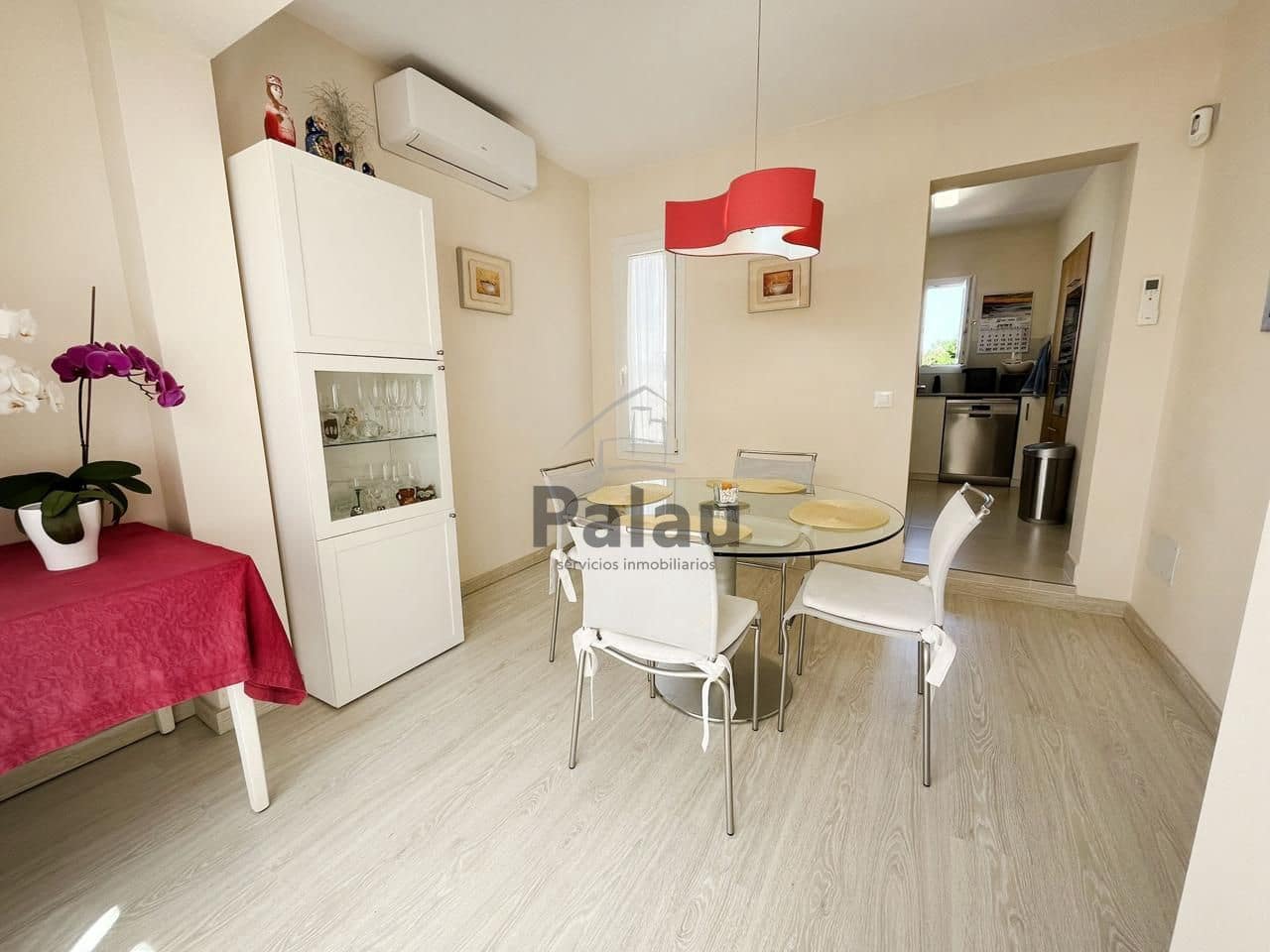 3 soverom Villa til salgs i Cala Blanca - € 620 000 (Ref: 9515928)