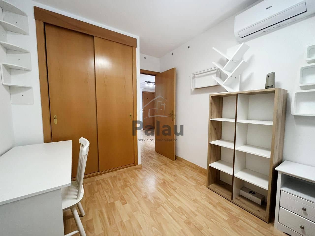 Piso de 2 habitaciones en Ciutadella de Menorca en venta con piscina garaje - 350.000 € (Ref: 9515947)