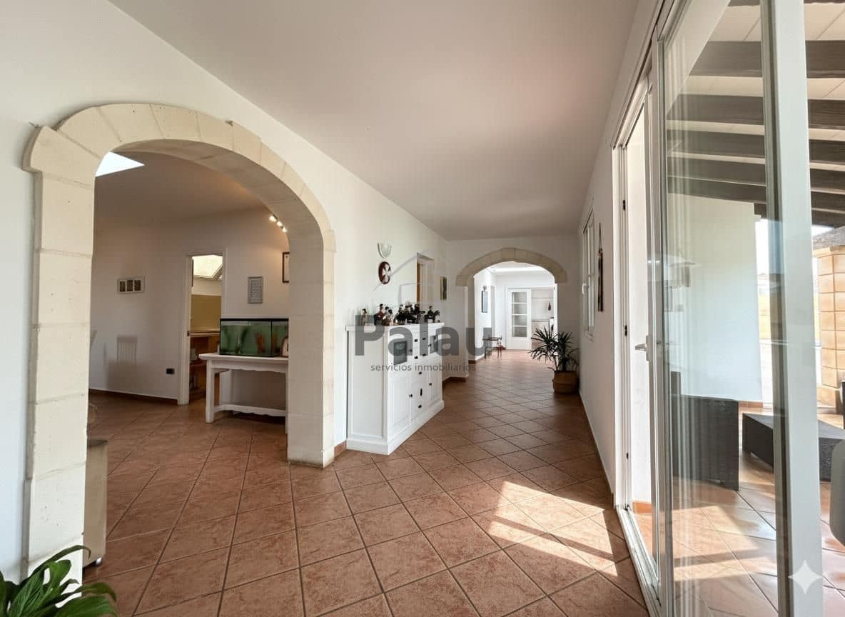 5 soveværelse Finca/Landehus til salg i Ciutadella de Menorca med swimmingpool garage - € 1.050.000 (Ref: 9515965)