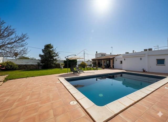 5 soveværelse Finca/Landehus til salg i Ciutadella de Menorca med swimmingpool garage - € 1.050.000 (Ref: 9515965)
