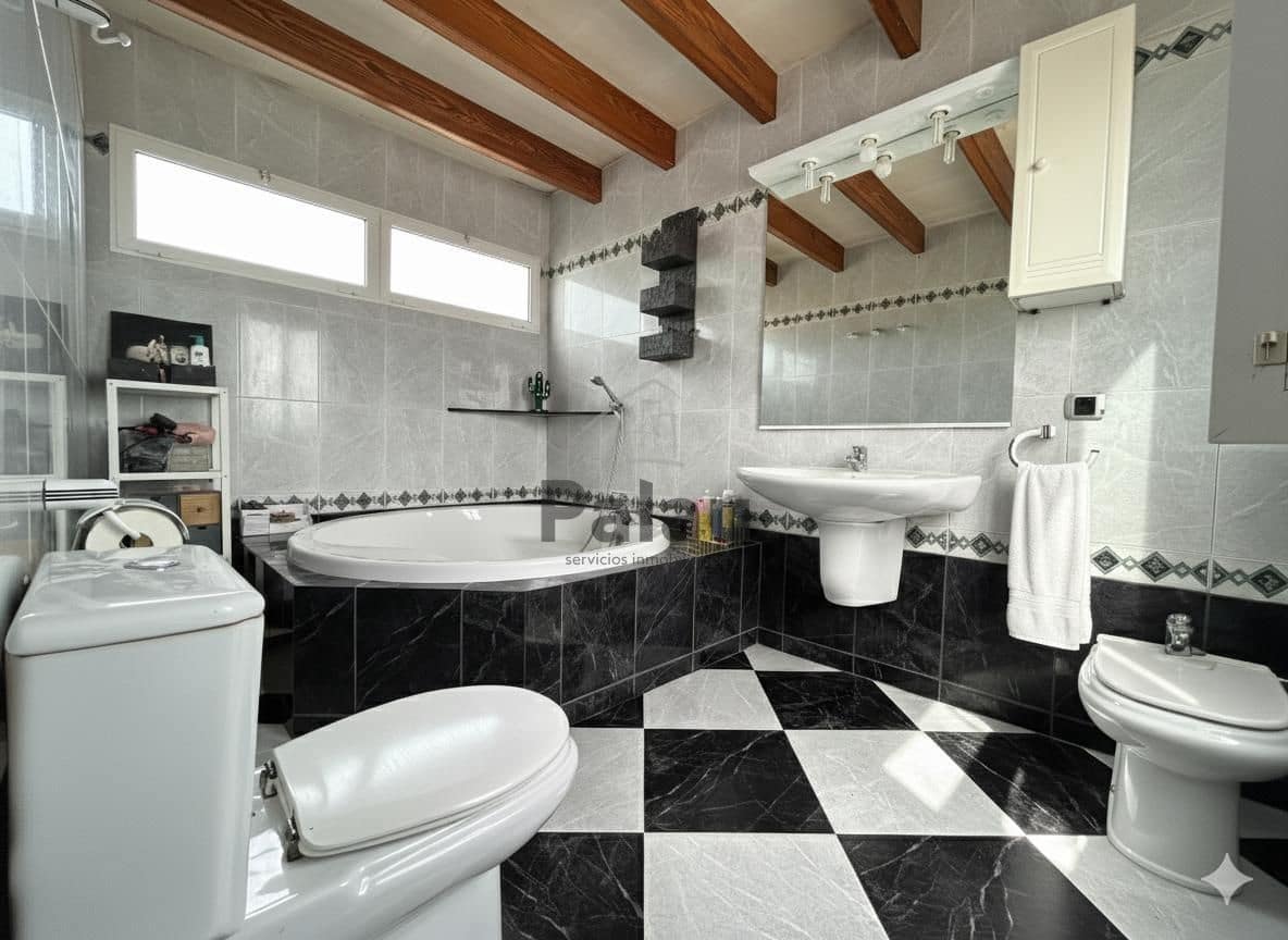 5 soveværelse Finca/Landehus til salg i Ciutadella de Menorca med swimmingpool garage - € 1.050.000 (Ref: 9515965)