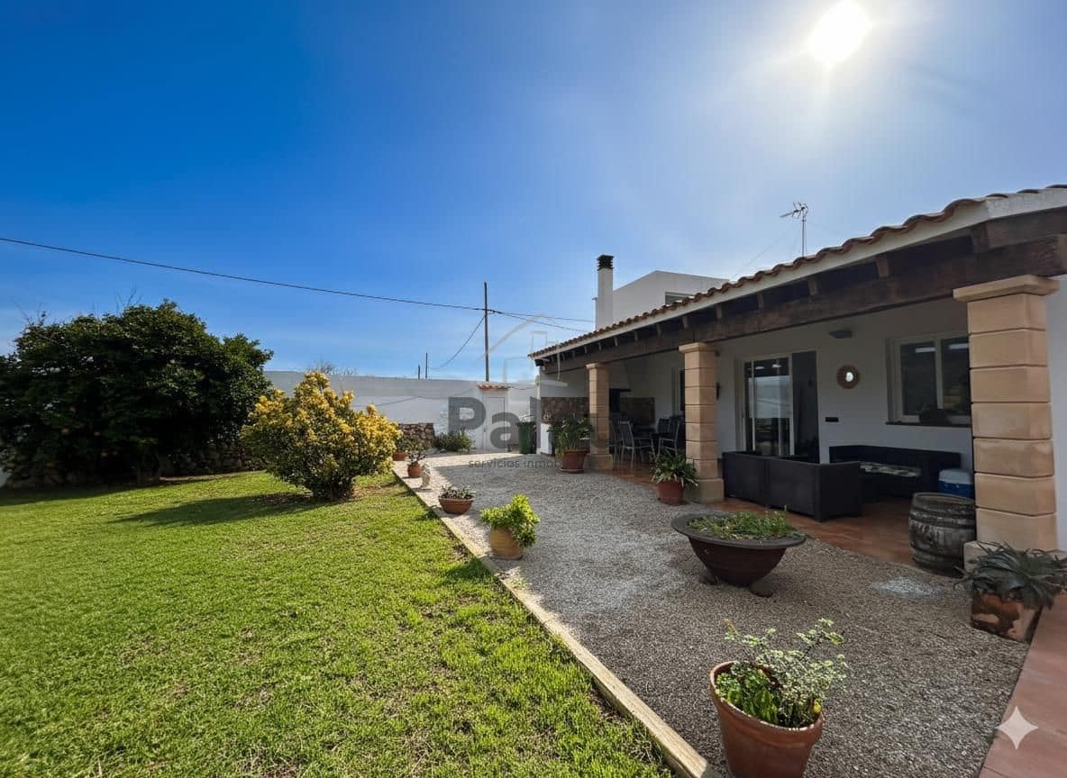 5 soveværelse Finca/Landehus til salg i Ciutadella de Menorca med swimmingpool garage - € 1.050.000 (Ref: 9515965)