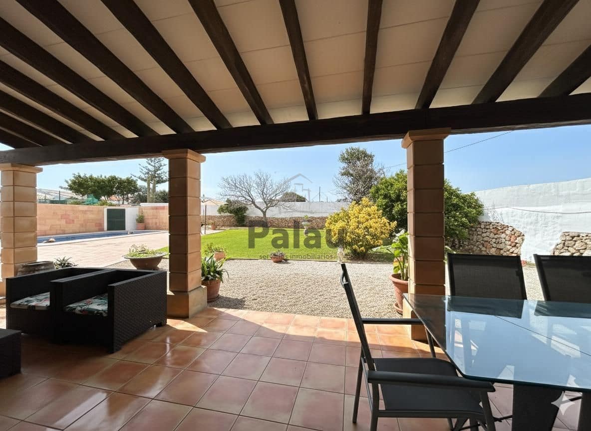 5 soveværelse Finca/Landehus til salg i Ciutadella de Menorca med swimmingpool garage - € 1.050.000 (Ref: 9515965)