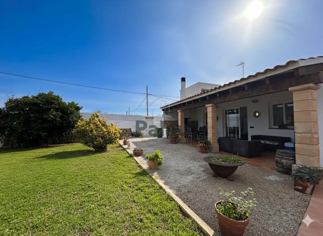 5 soveværelse Finca/Landehus til salg i Ciutadella de Menorca med swimmingpool garage - € 1.050.000 (Ref: 9515965)