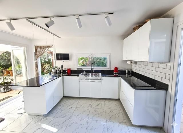 5 Zimmer Villa zu verkaufen in Ciutadella de Menorca mit Pool Garage - 850.000 € (Ref: 9515967)