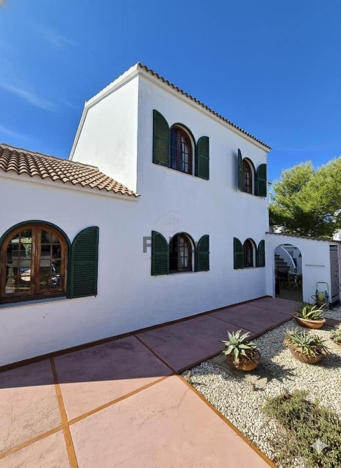 5 Zimmer Villa zu verkaufen in Ciutadella de Menorca mit Pool Garage - 850.000 € (Ref: 9515967)
