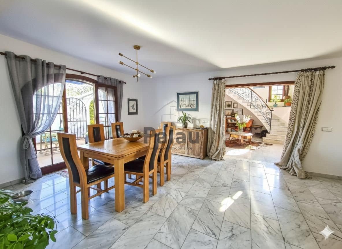 5 Zimmer Villa zu verkaufen in Ciutadella de Menorca mit Pool Garage - 850.000 € (Ref: 9515967)