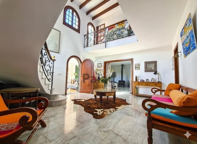 5 Zimmer Villa zu verkaufen in Ciutadella de Menorca mit Pool Garage - 850.000 € (Ref: 9515967)