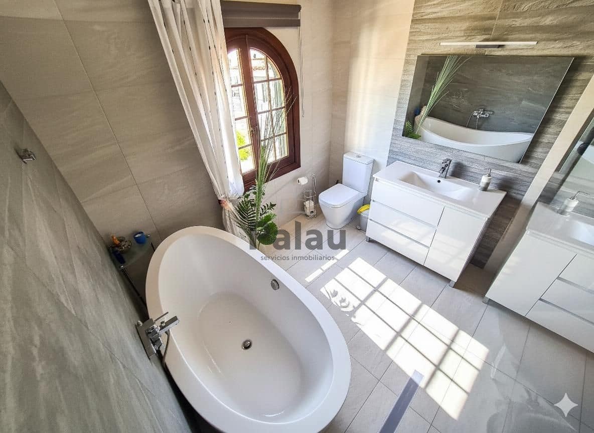 5 Zimmer Villa zu verkaufen in Ciutadella de Menorca mit Pool Garage - 850.000 € (Ref: 9515967)