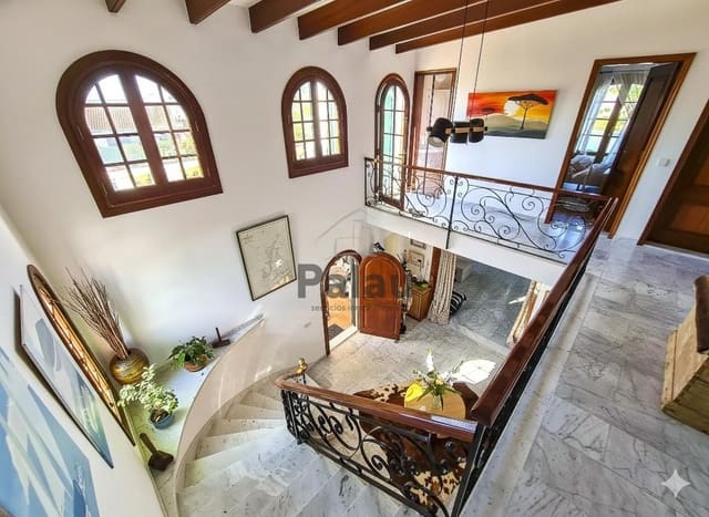 5 Zimmer Villa zu verkaufen in Ciutadella de Menorca mit Pool Garage - 850.000 € (Ref: 9515967)