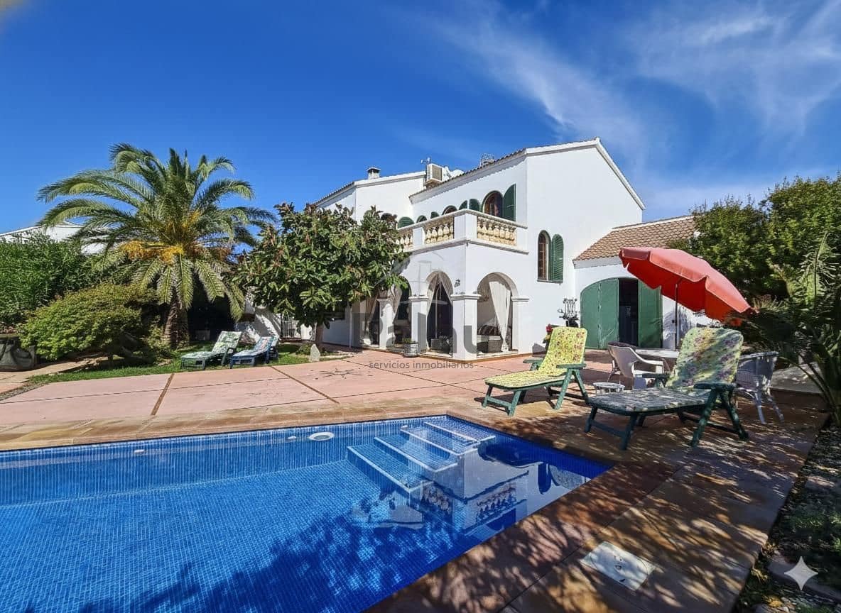5 Zimmer Villa zu verkaufen in Ciutadella de Menorca mit Pool Garage - 850.000 € (Ref: 9515967)