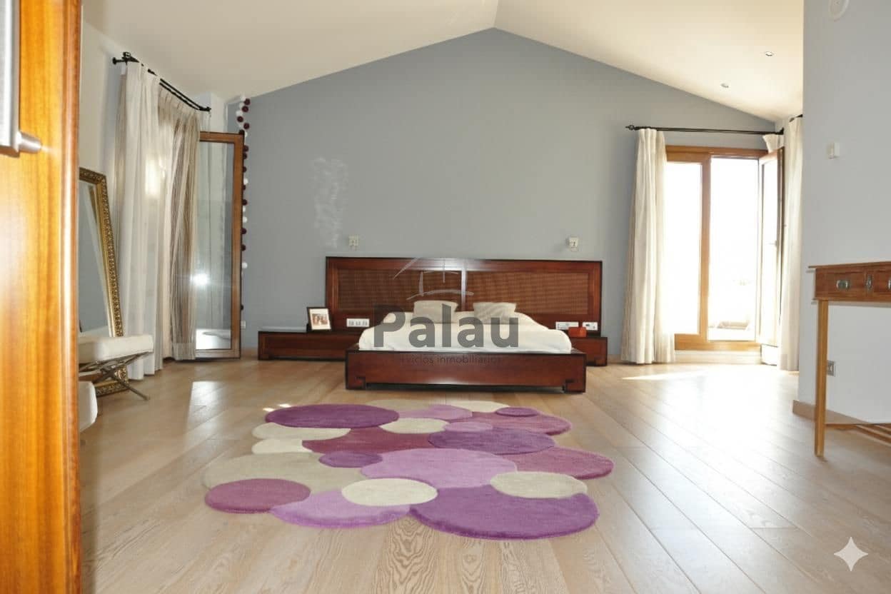 4 bedroom Villa for sale in Ciutadella de Menorca with pool - € 1,750,000 (Ref: 9515969)