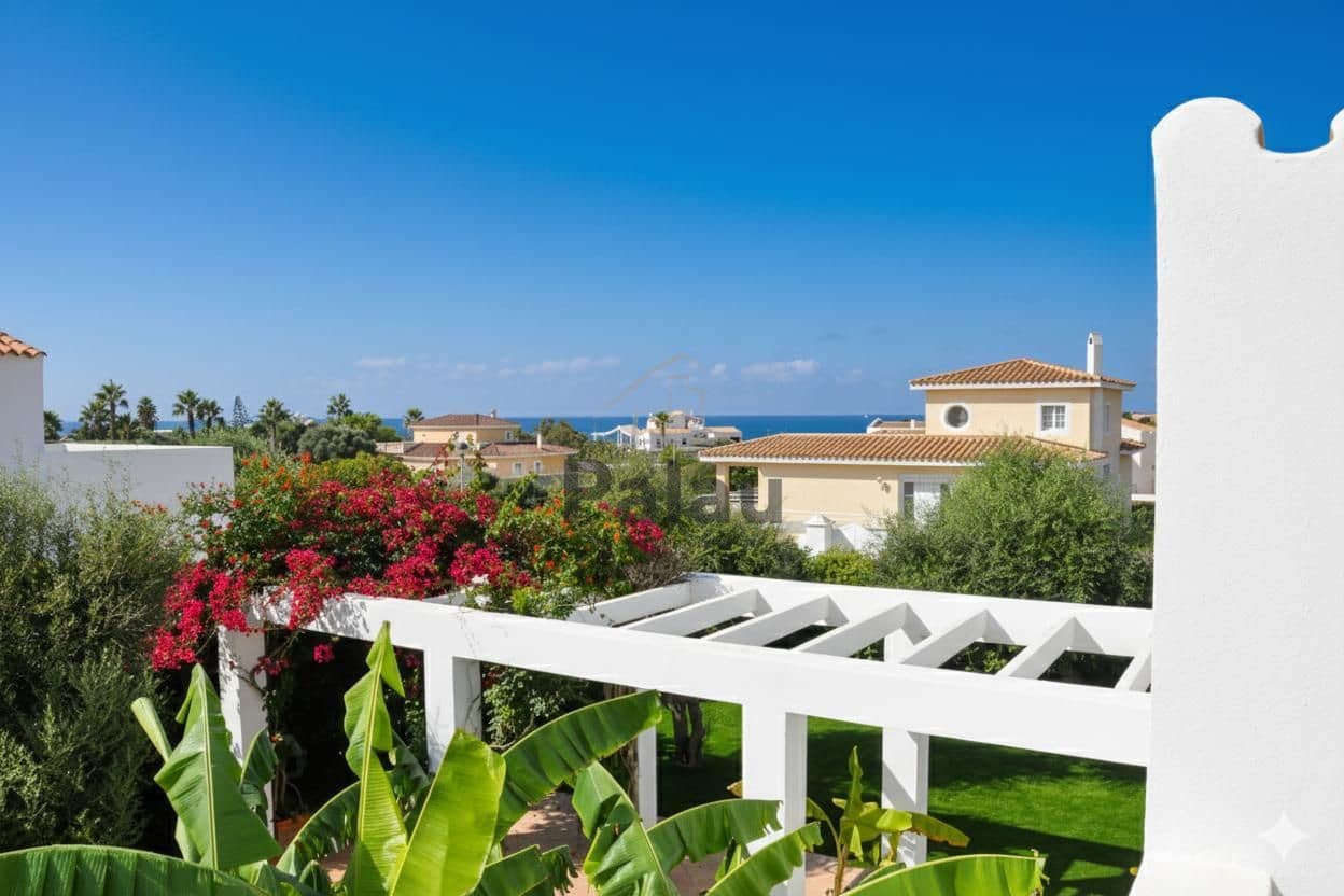 4 bedroom Villa for sale in Ciutadella de Menorca with pool - € 1,750,000 (Ref: 9515969)