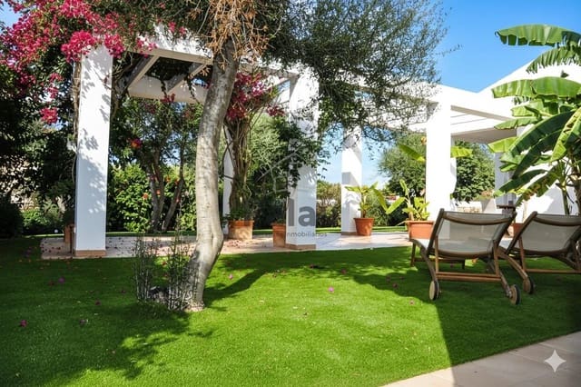 4 bedroom Villa for sale in Ciutadella de Menorca with pool - € 1,750,000 (Ref: 9515969)