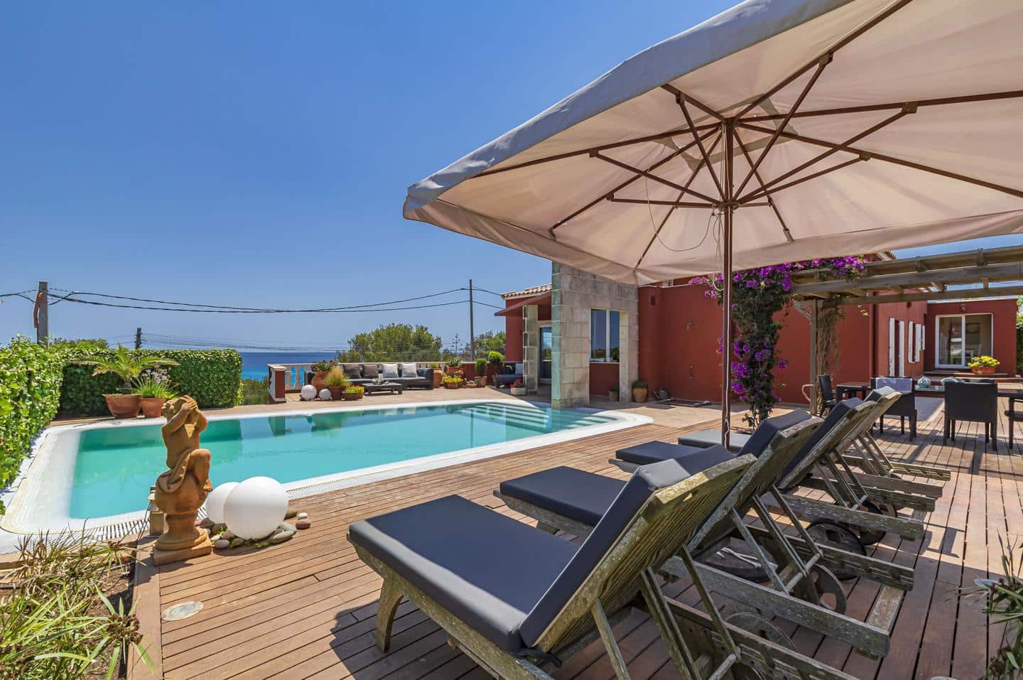 4 bedroom Villa for sale in Punta Prima with pool garage - € 3,000,000 (Ref: 9515978)
