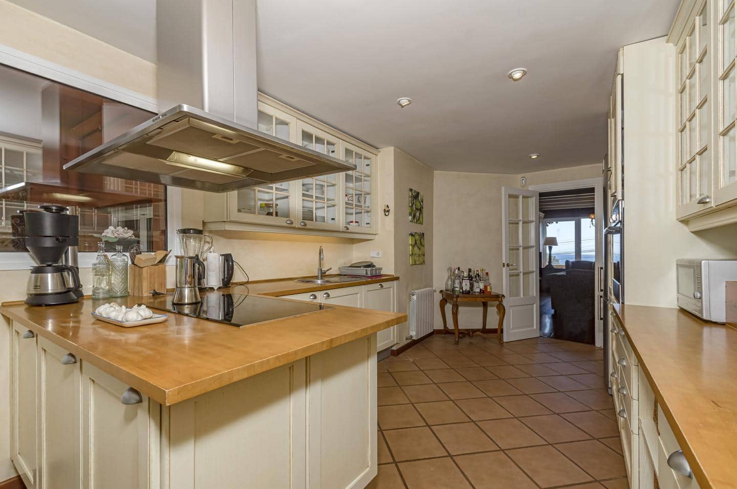 4 bedroom Villa for sale in Punta Prima with pool garage - € 3,000,000 (Ref: 9515978)