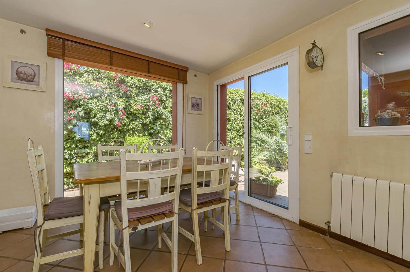 4 bedroom Villa for sale in Punta Prima with pool garage - € 3,000,000 (Ref: 9515978)