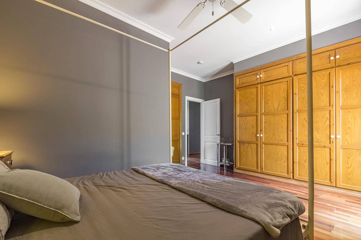 4 bedroom Villa for sale in Punta Prima with pool garage - € 3,000,000 (Ref: 9515978)