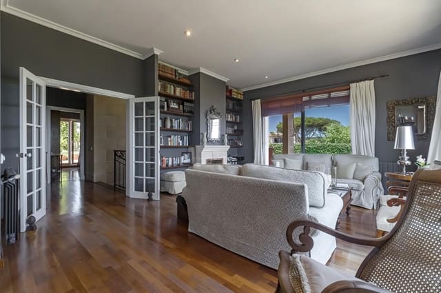 Chalet de 7 habitaciones en Punta Prima, San Luis / Sant Lluís en venta con piscina garaje - 3.695.000 € (Ref: 9515980)