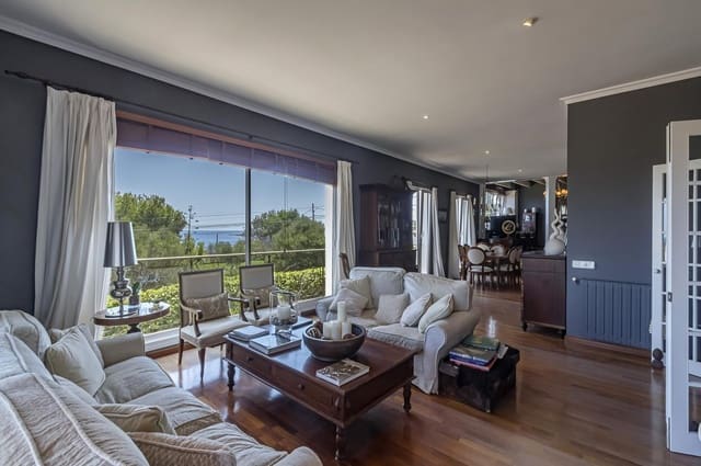 Chalet de 7 habitaciones en Punta Prima, San Luis / Sant Lluís en venta con piscina garaje - 3.695.000 € (Ref: 9515980)