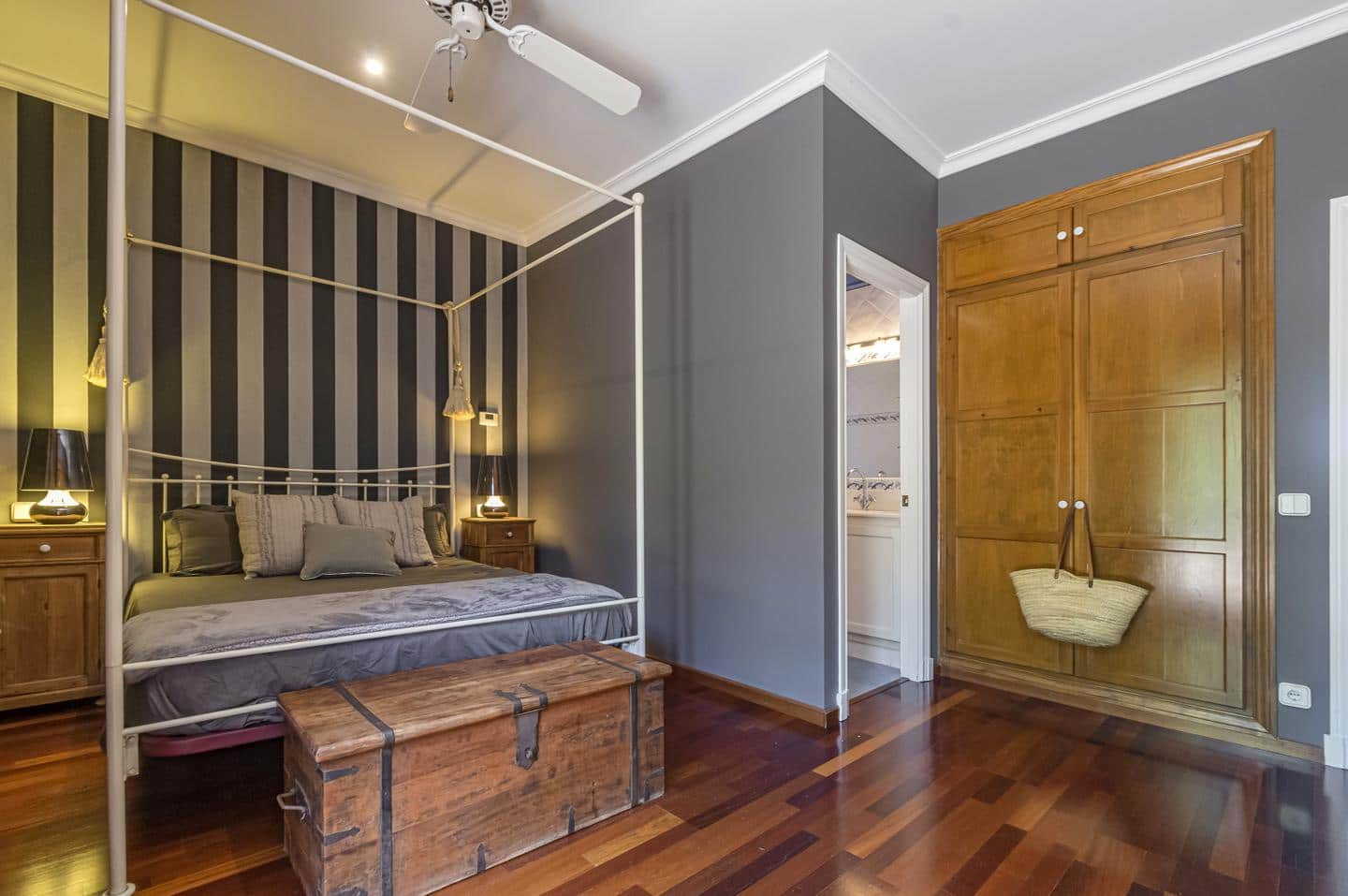 Chalet de 7 habitaciones en Punta Prima en venta con piscina garaje - 3.695.000 € (Ref: 9515980)