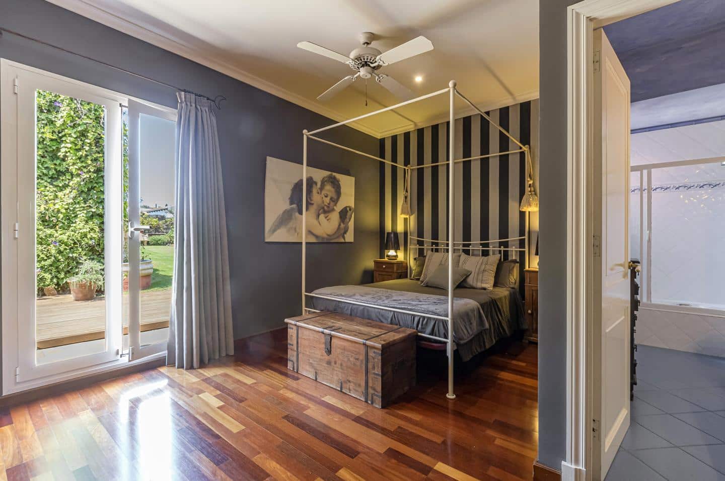 Chalet de 7 habitaciones en Punta Prima en venta con piscina garaje - 3.695.000 € (Ref: 9515980)