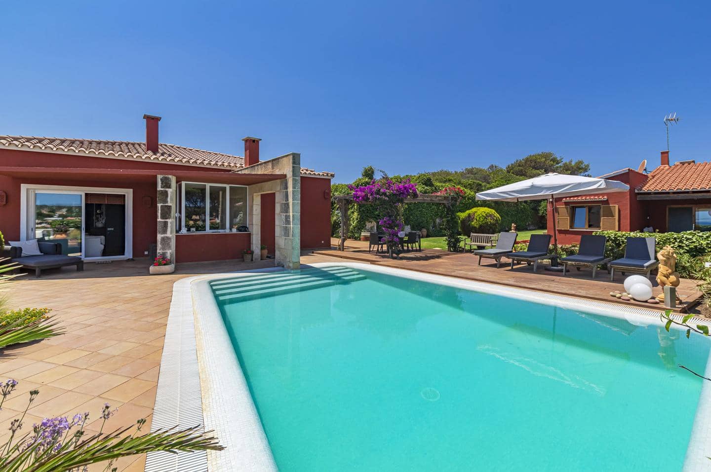 Chalet de 7 habitaciones en Punta Prima en venta con piscina garaje - 3.695.000 € (Ref: 9515980)