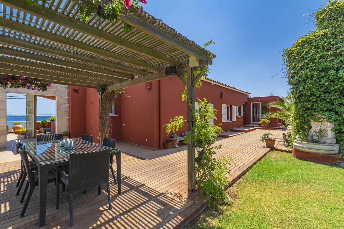 Chalet de 7 habitaciones en Punta Prima en venta con piscina garaje - 3.695.000 € (Ref: 9515980)